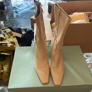 Gianni bini boot heels, cream color